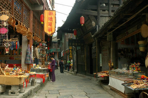 E線(xiàn)：張家界、猛洞河、芙蓉鎮(zhèn)、黃龍洞經(jīng)典四日游（純玩）