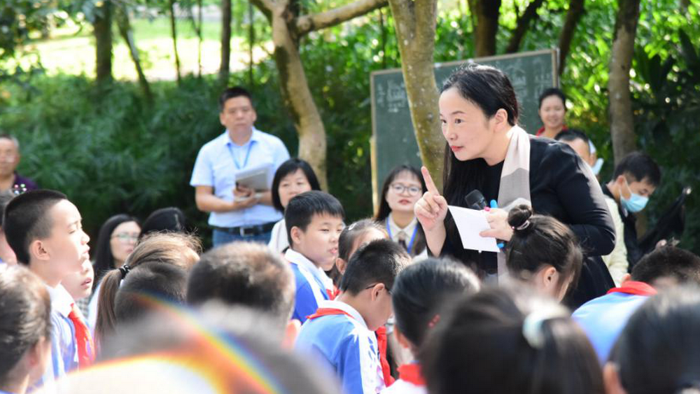這是兒童的節(jié)日，更是對(duì)成年人的提醒